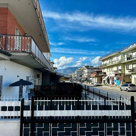 Casa vacanze Casa Via Appia Scauri - Luminosa, Grande A 250 M Dal Mare E Dalla Stazione Ferroviaria