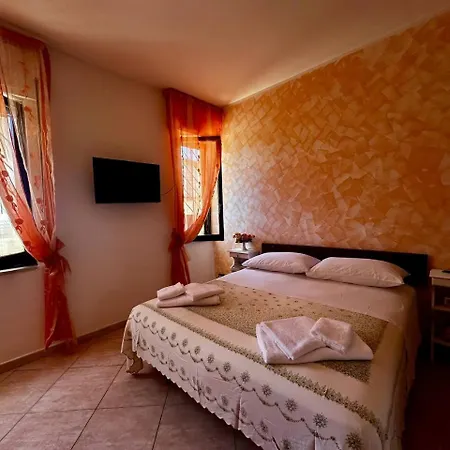 Casa Via Appia Scauri - Luminosa, Grande A 250 M Dal Mare E Dalla Stazione Ferroviaria *