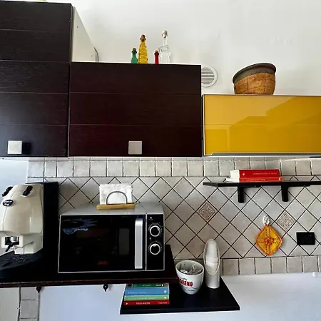Casa Via Appia Scauri - Luminosa, Grande A 250 M Dal Mare E Dalla Stazione Ferroviaria Scauri (Lazio)